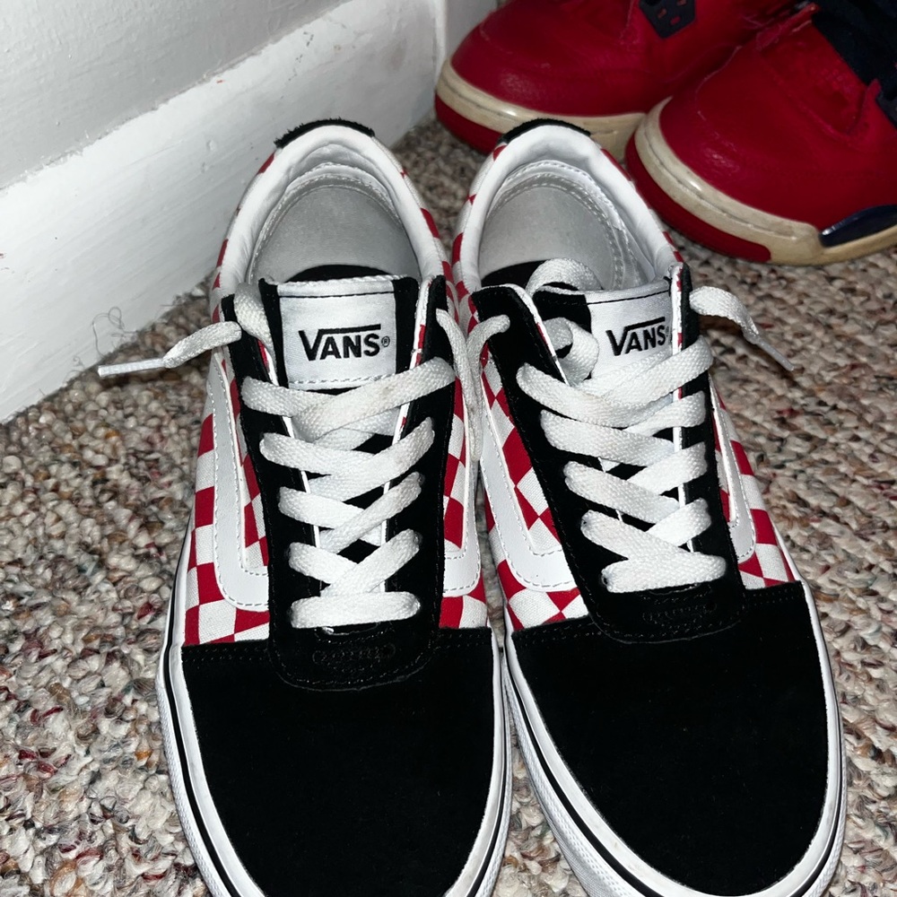 Vans - Picture 2 of 2